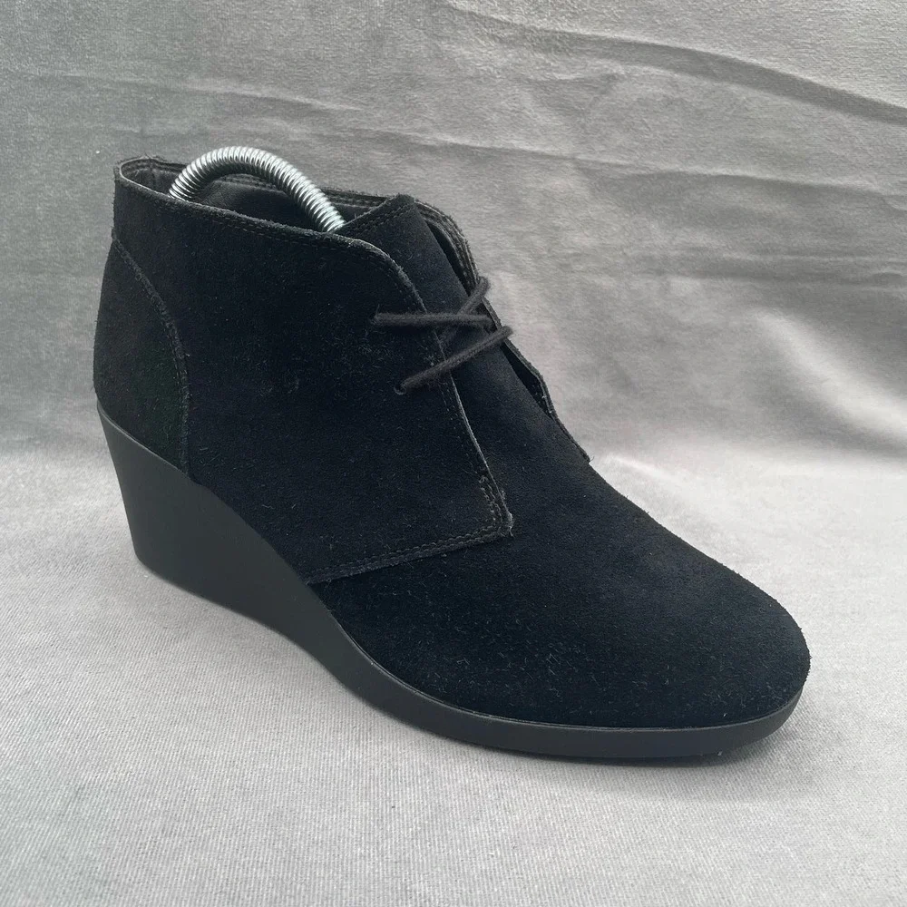 Crocs Dual Comfort Leigh‎ Wedge Ankle Boots Women’s US 9.5 Black Suede